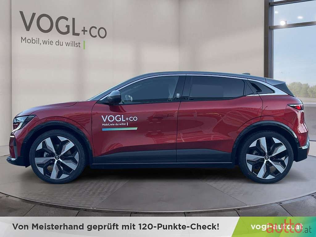 2022' Renault Megane photo #2