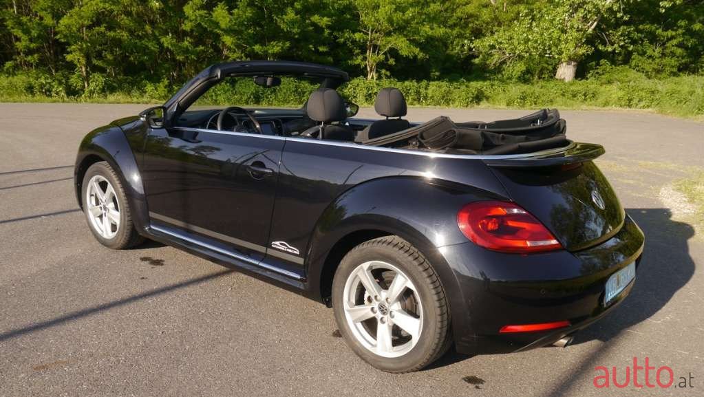 2015' Volkswagen Beetle photo #6