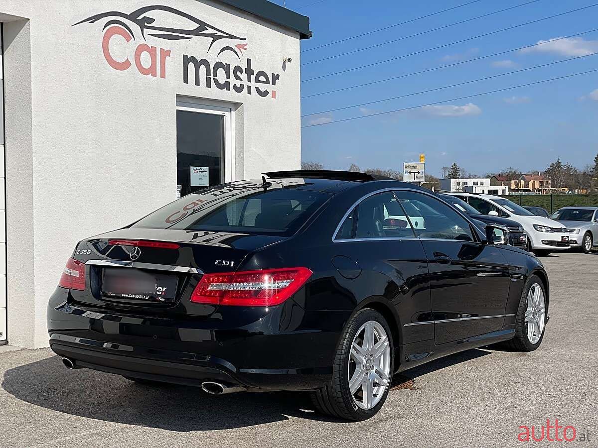 2010' Mercedes-Benz E-Klasse photo #3