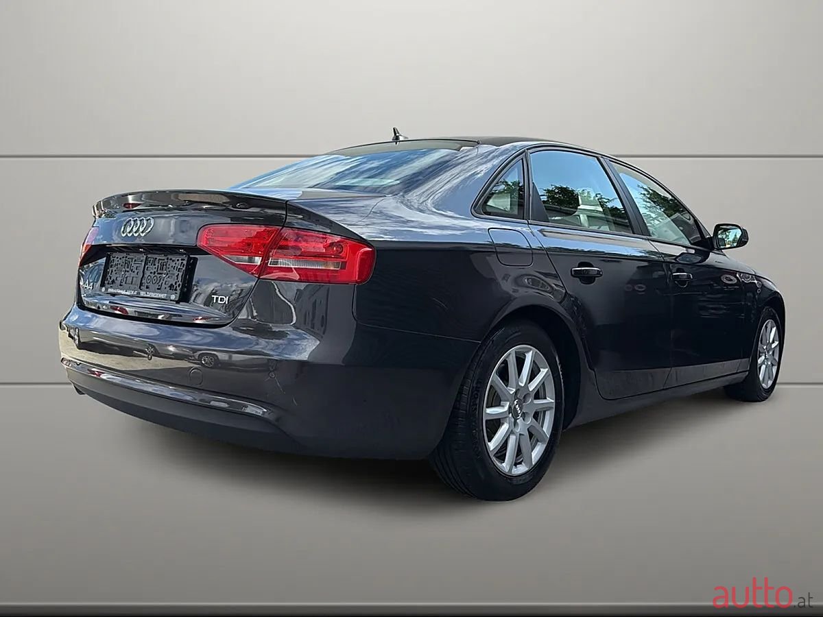 2012' Audi A4 photo #1