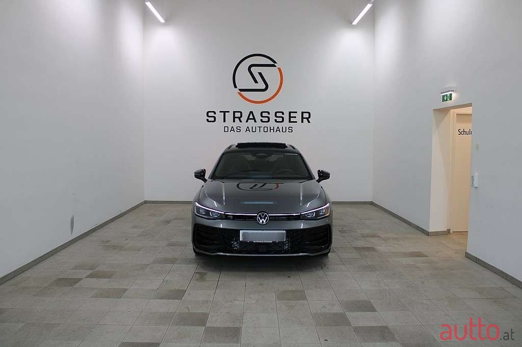 2024' Volkswagen Passat photo #2