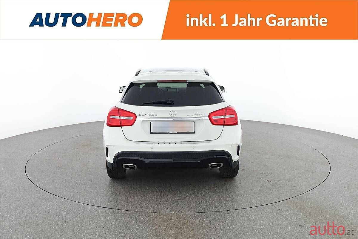 2015' Mercedes-Benz Gla-Klasse photo #4