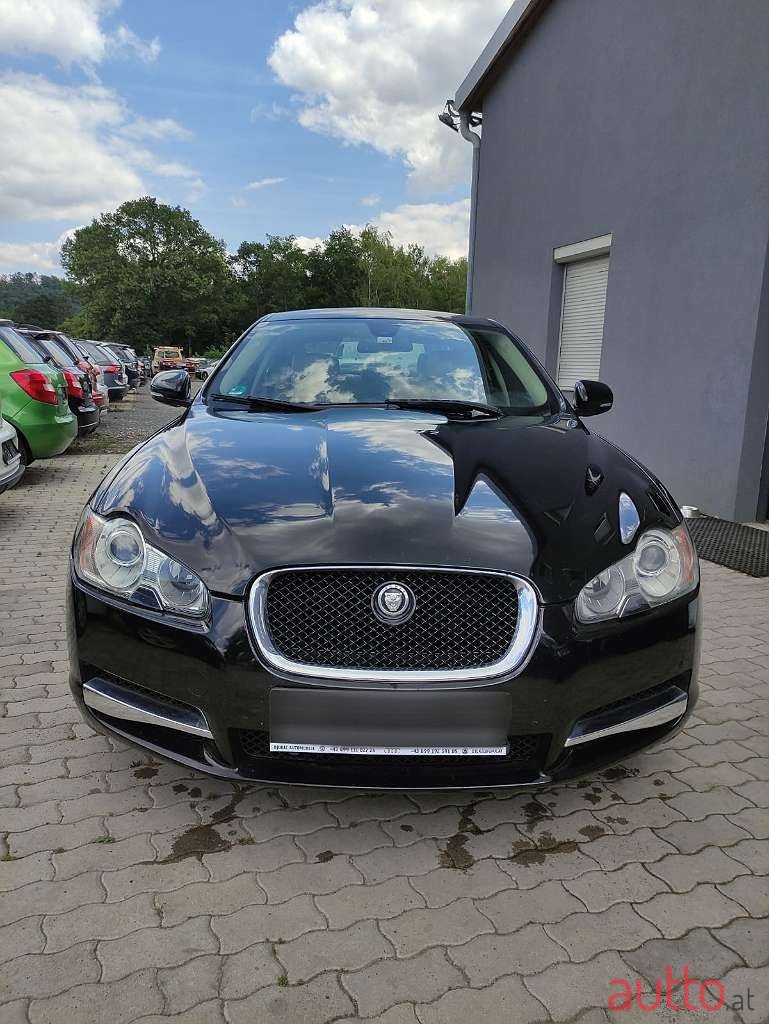 2011' Jaguar XF photo #1