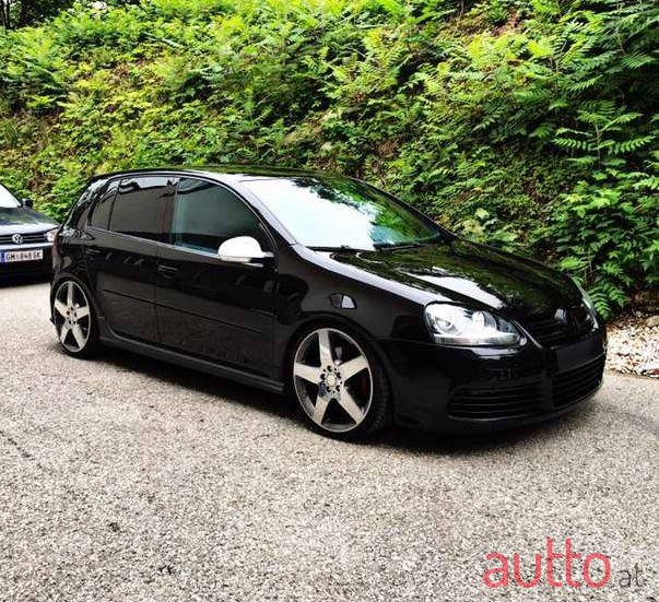 2005' Volkswagen Golf photo #2