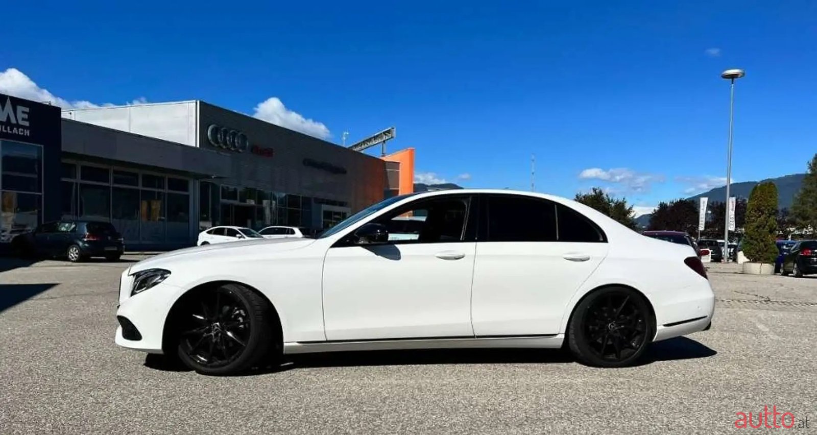 2017' Mercedes-Benz E 200 photo #1