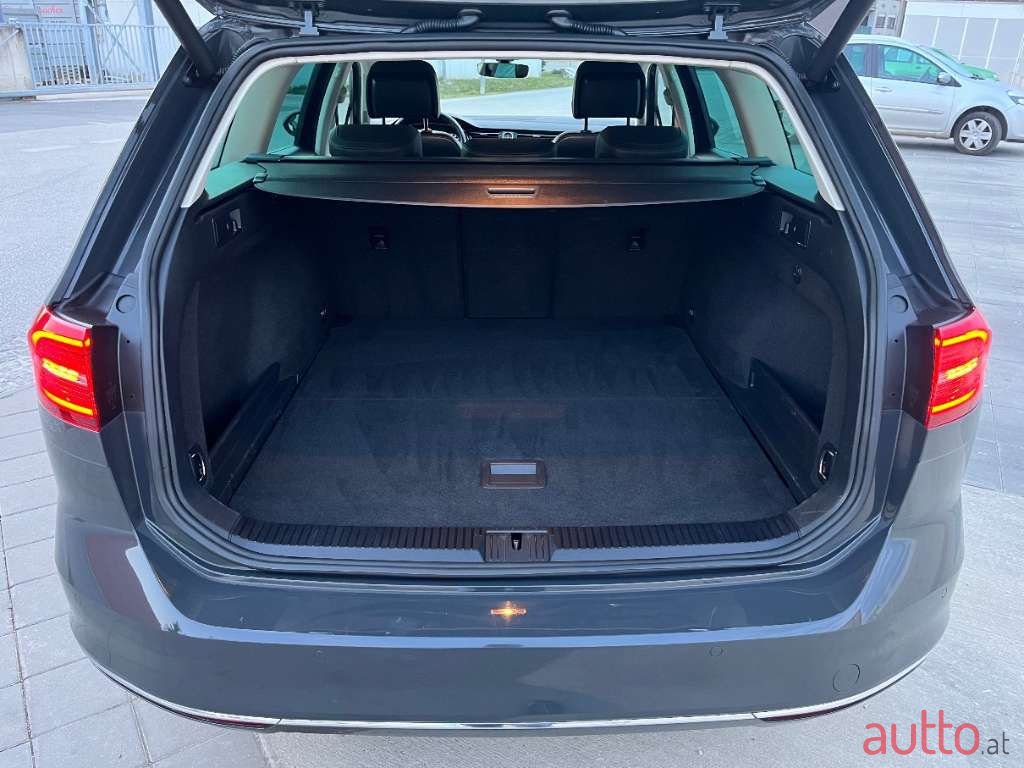 2018' Volkswagen Passat photo #5