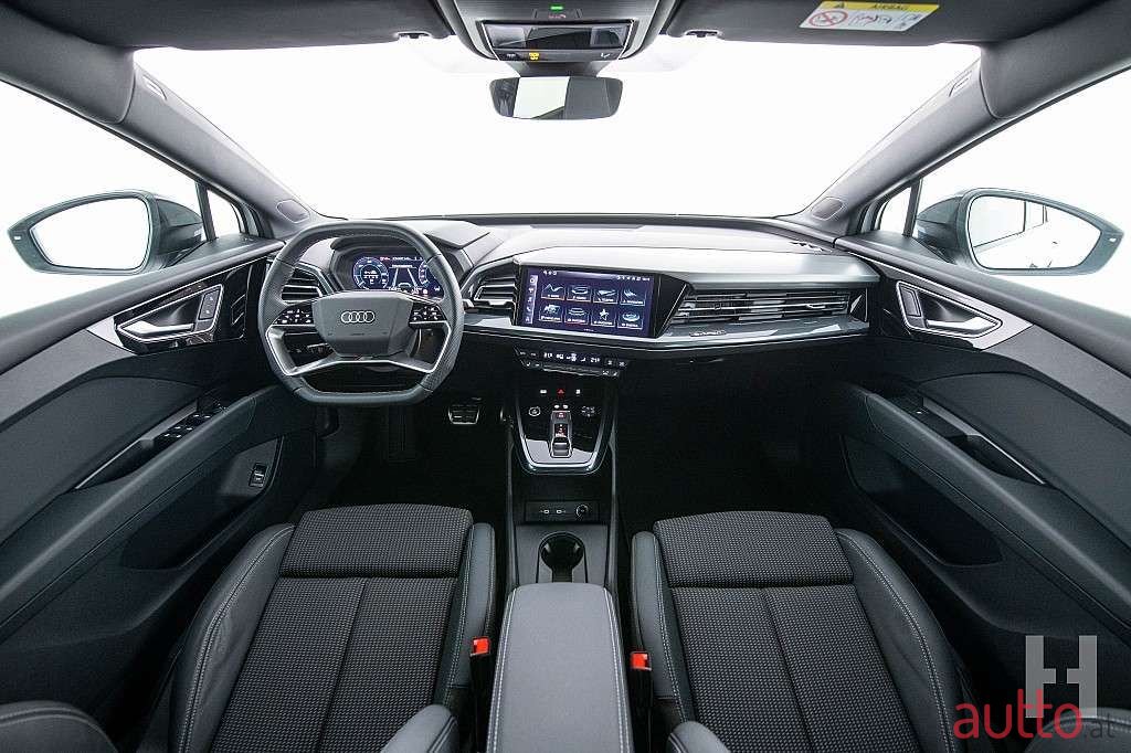 2023' Audi Q4 photo #4