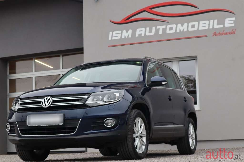 2012' Volkswagen Tiguan photo #3
