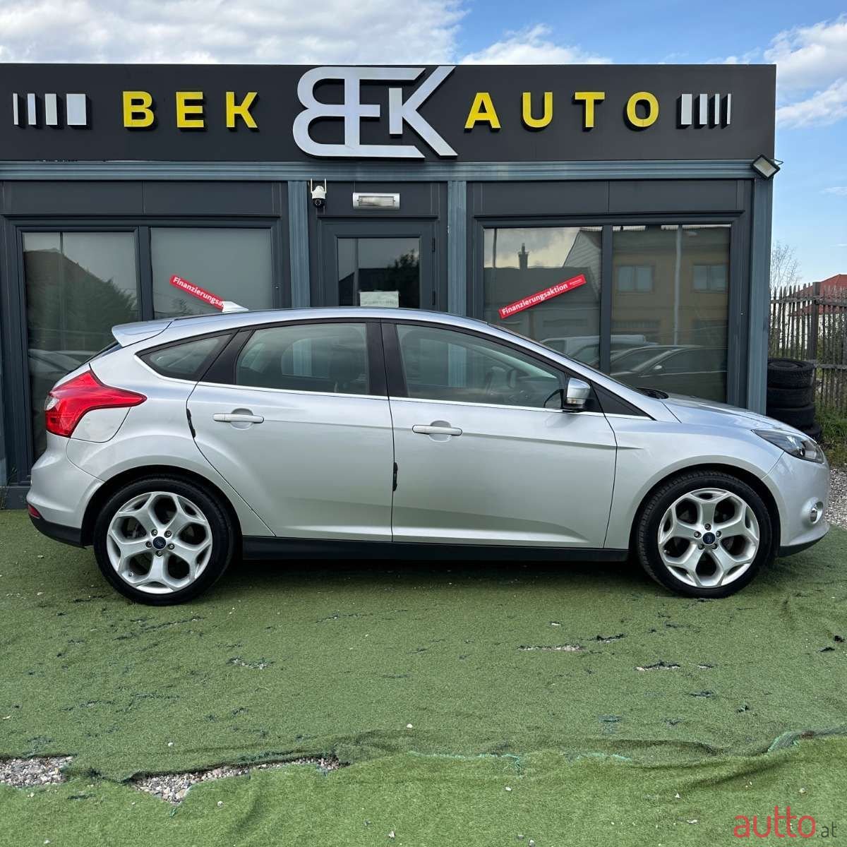 2011' Ford Focus photo #6