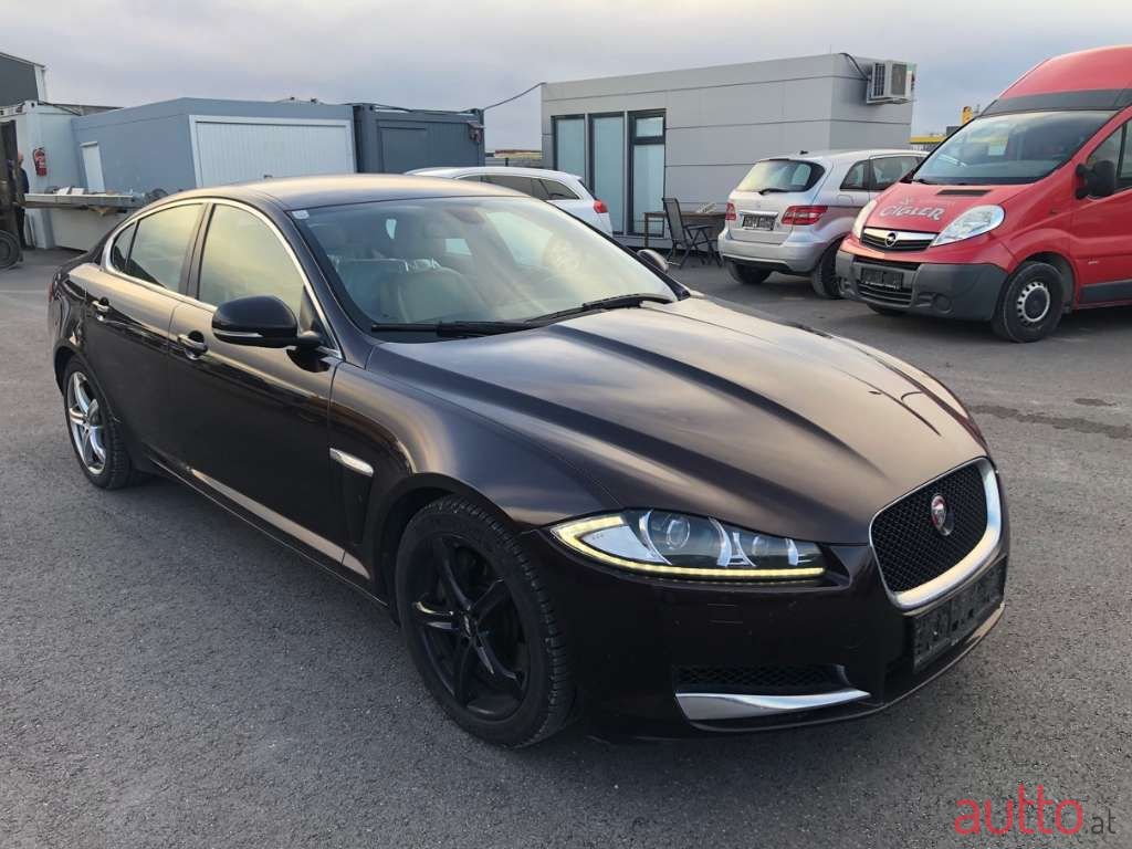 2014' Jaguar XF photo #1