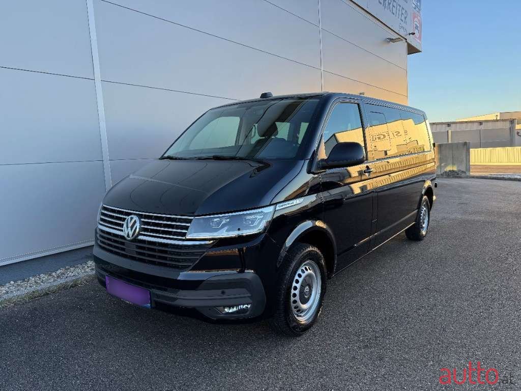 2021' Volkswagen Caravelle photo #3