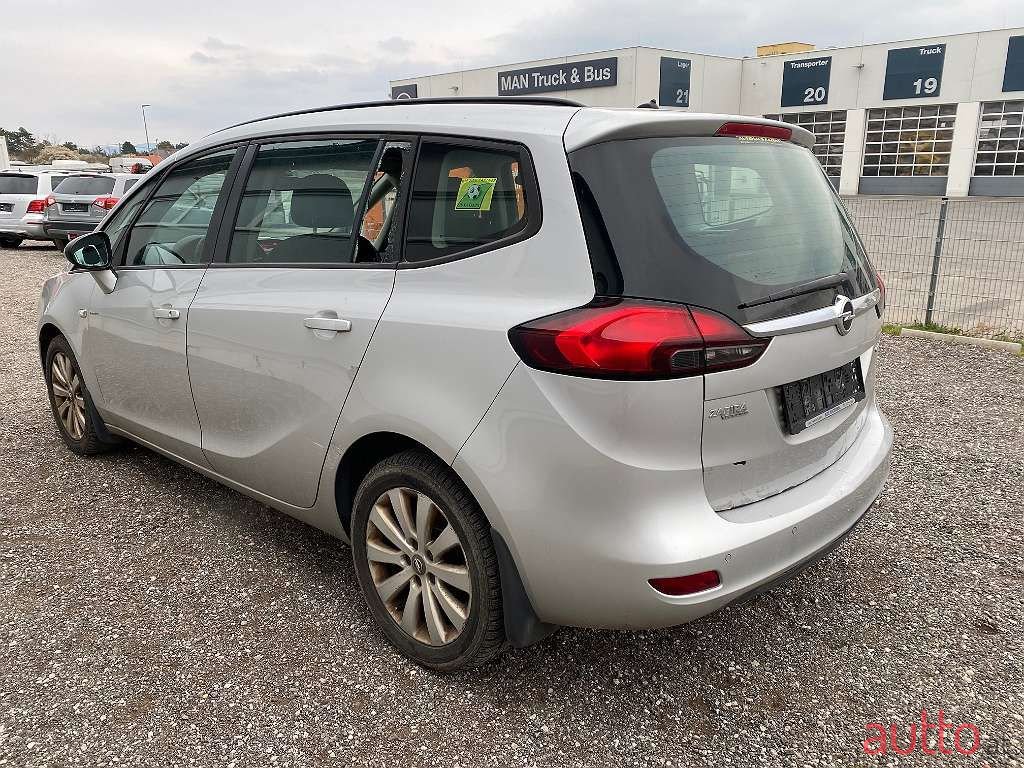 2014' Opel Zafira photo #4