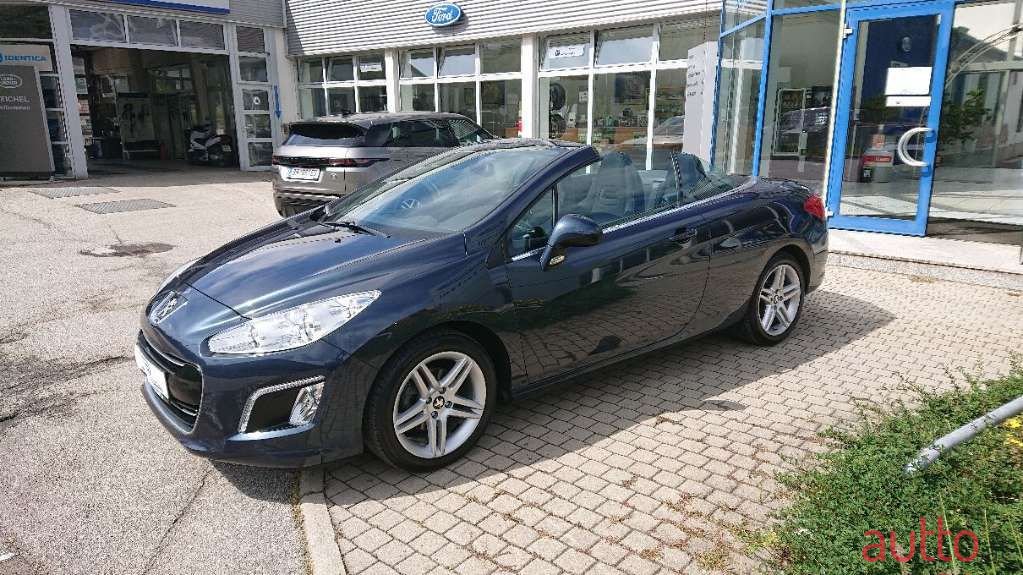 2012' Peugeot 308 photo #3