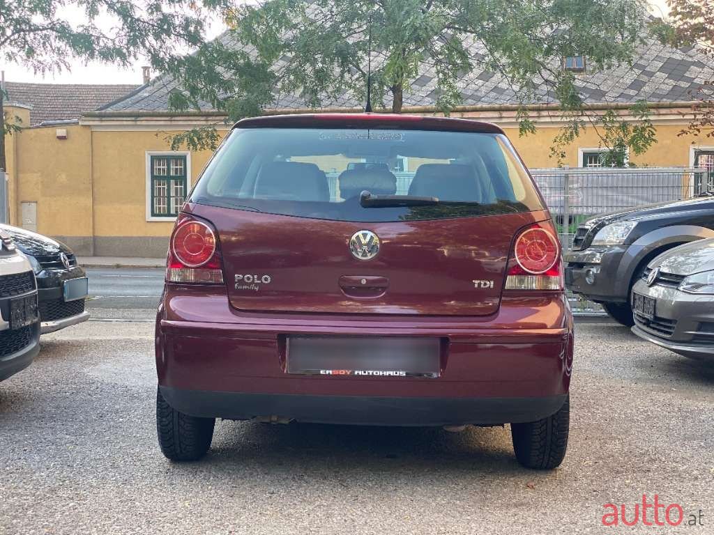 2007' Volkswagen Polo photo #6