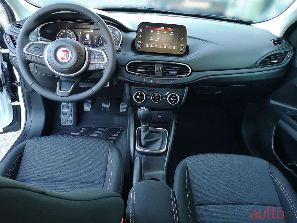 2022' Fiat Tipo photo #6