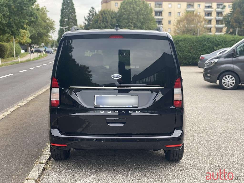 2023' Ford Tourneo photo #5