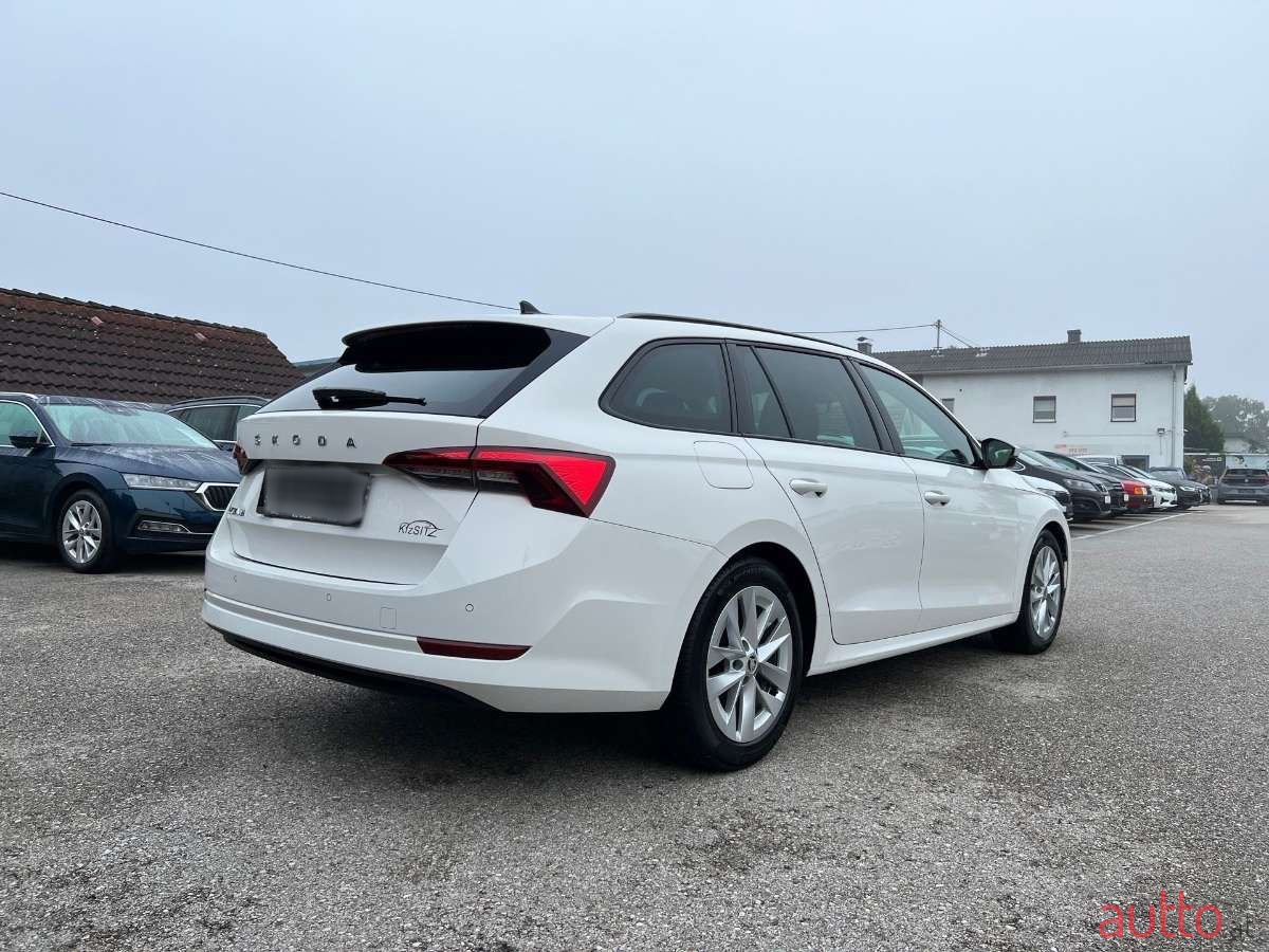 2022' Skoda Octavia photo #3