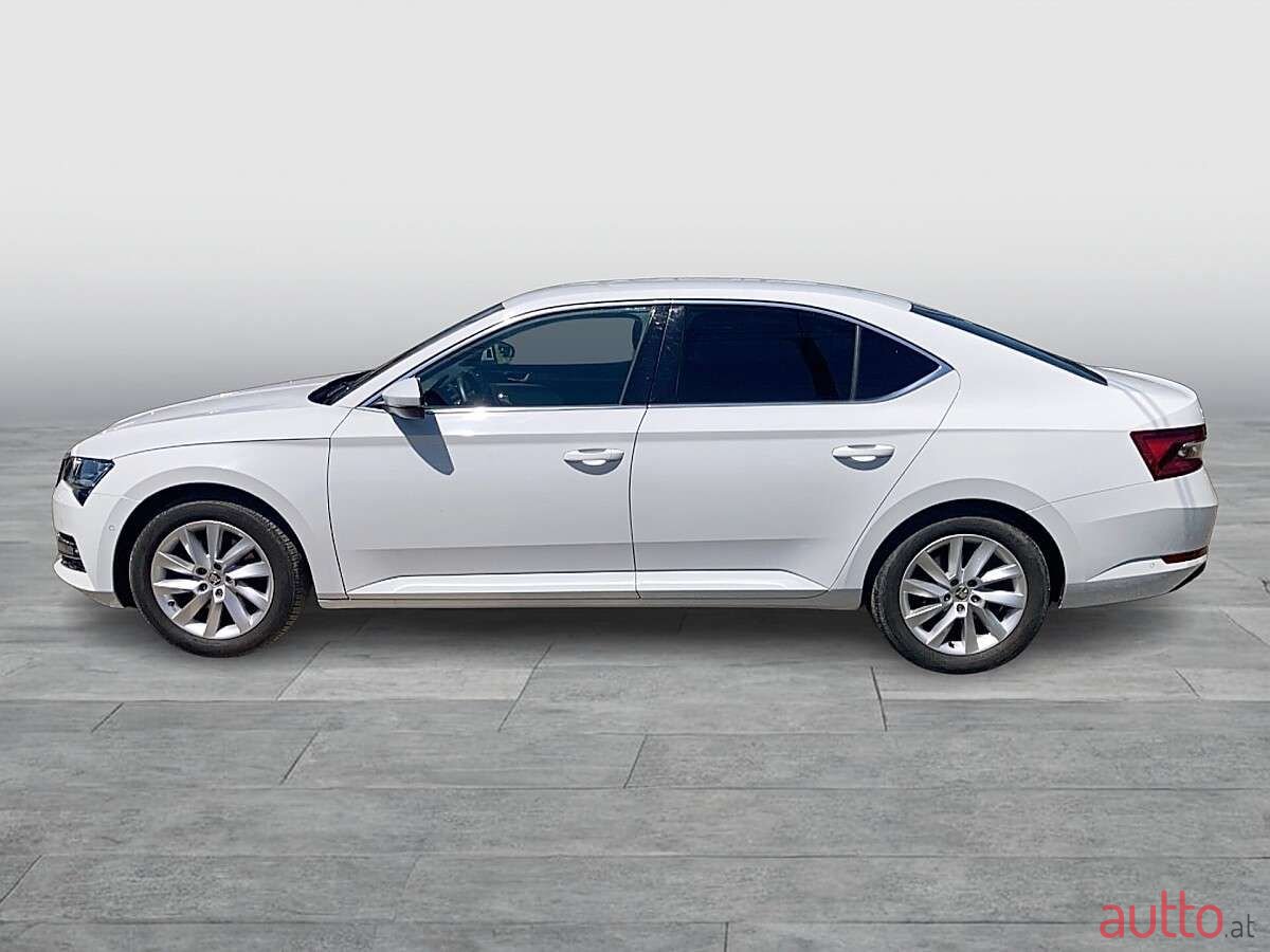 2020' Skoda Superb photo #2