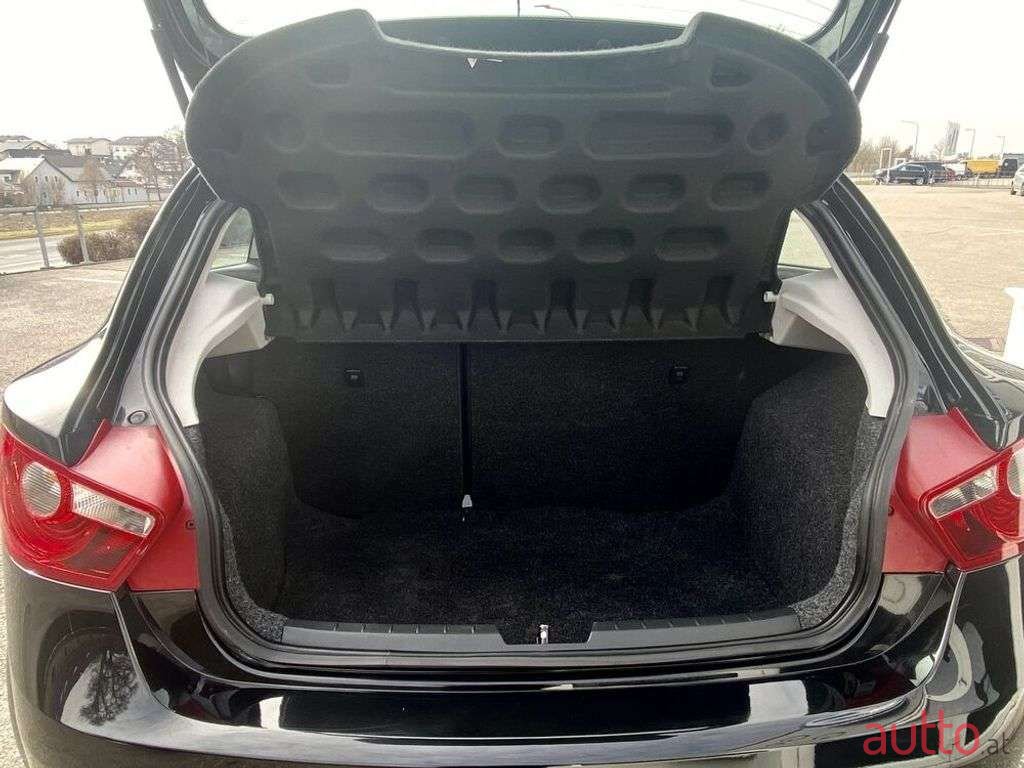 2011' SEAT Ibiza photo #6