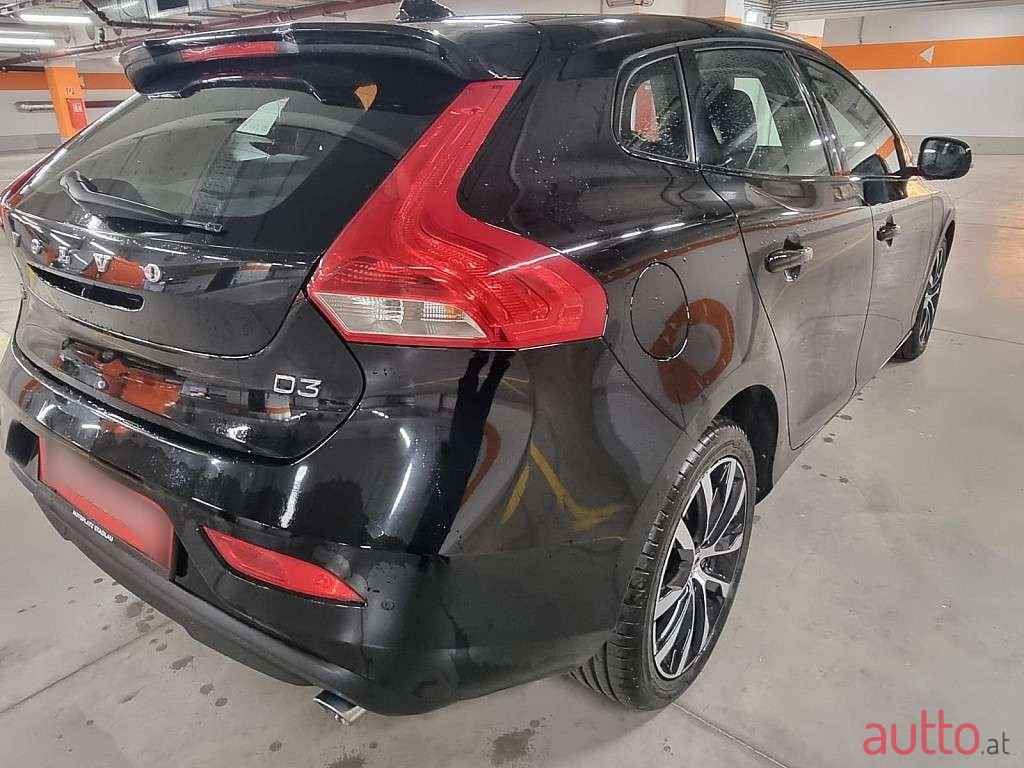 2018' Volvo V40 photo #6