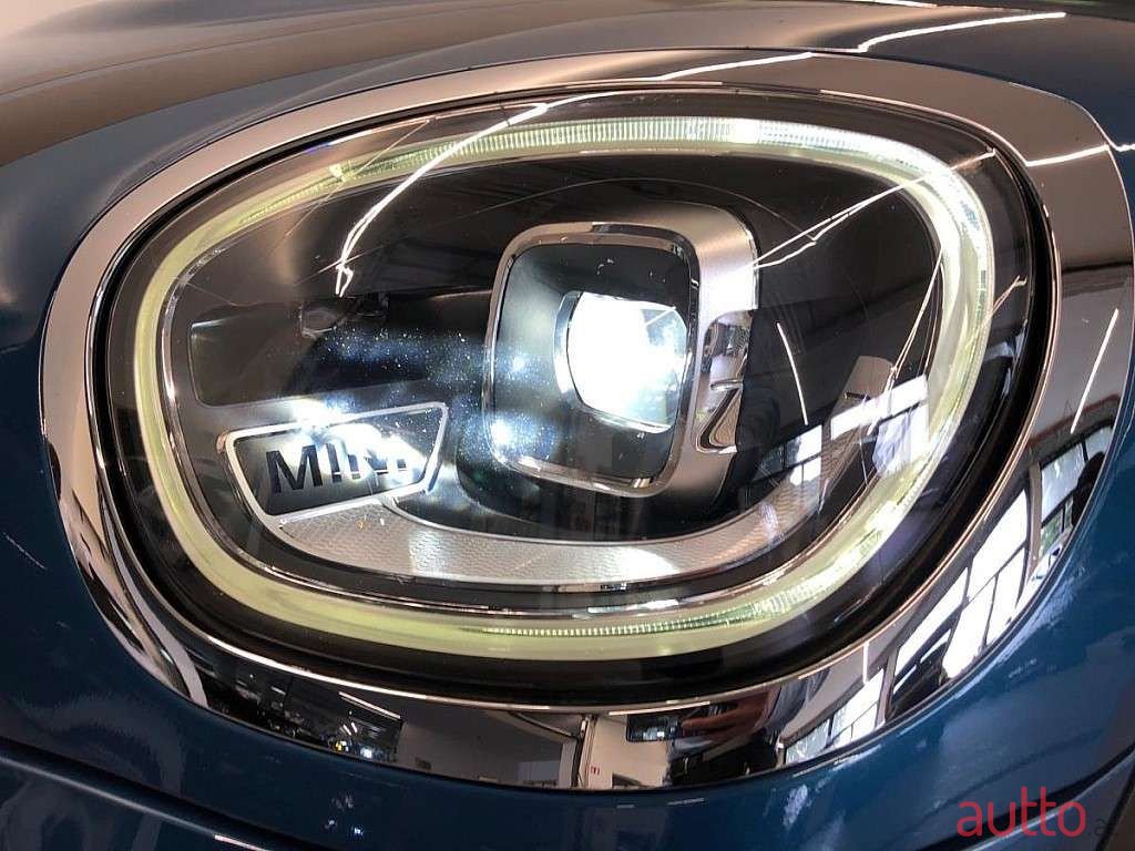 2020' MINI Countryman photo #3