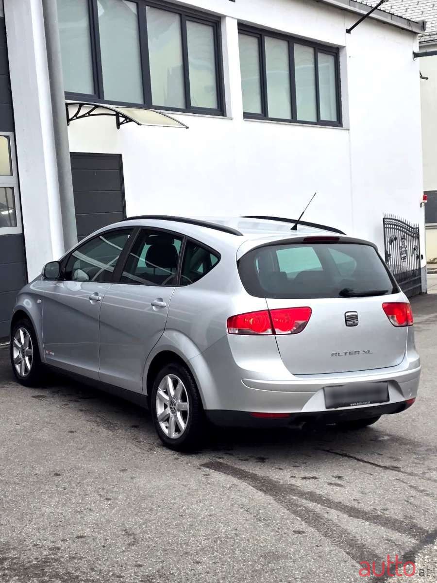 2011' SEAT Altea XL photo #4