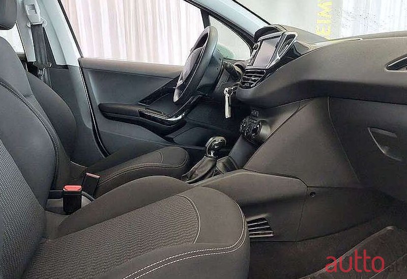 2019' Peugeot 208 photo #5