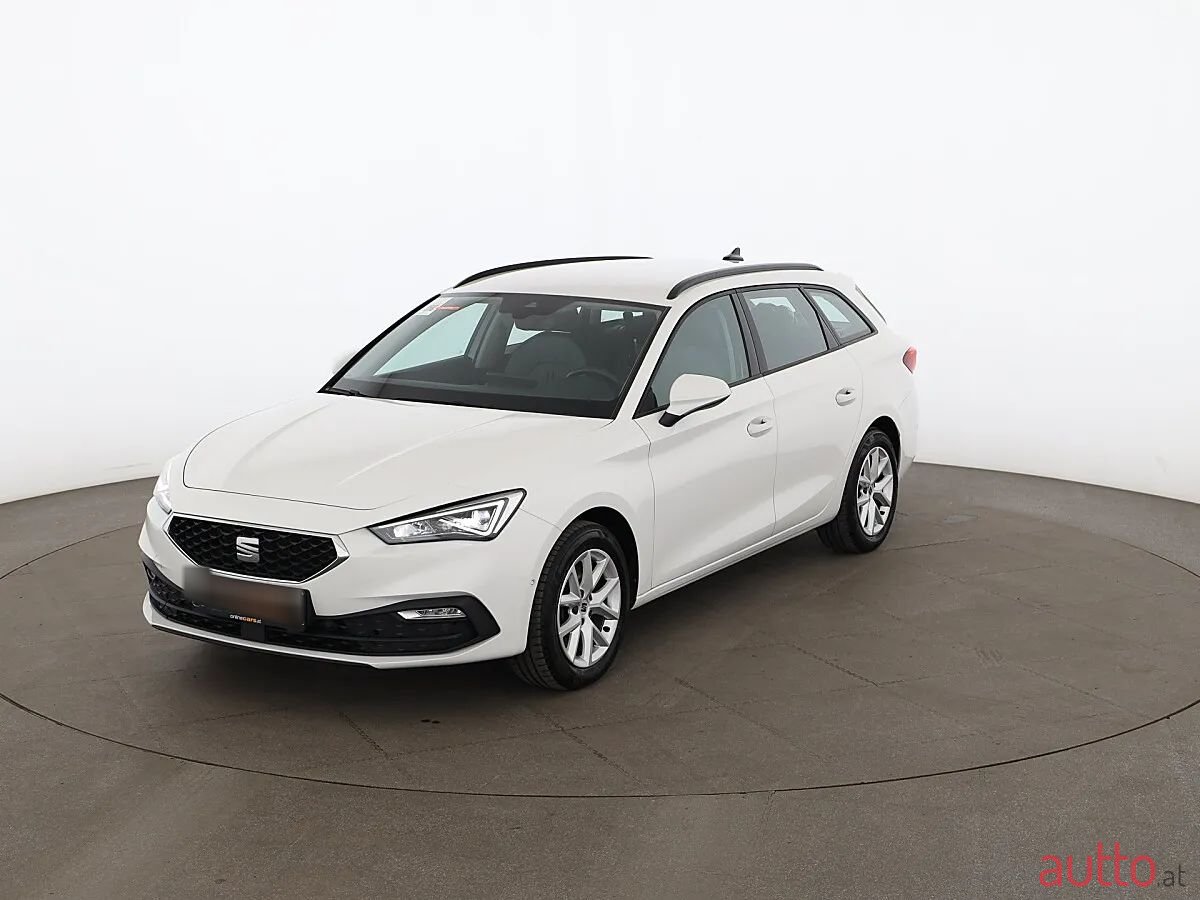 2022' SEAT Leon photo #1