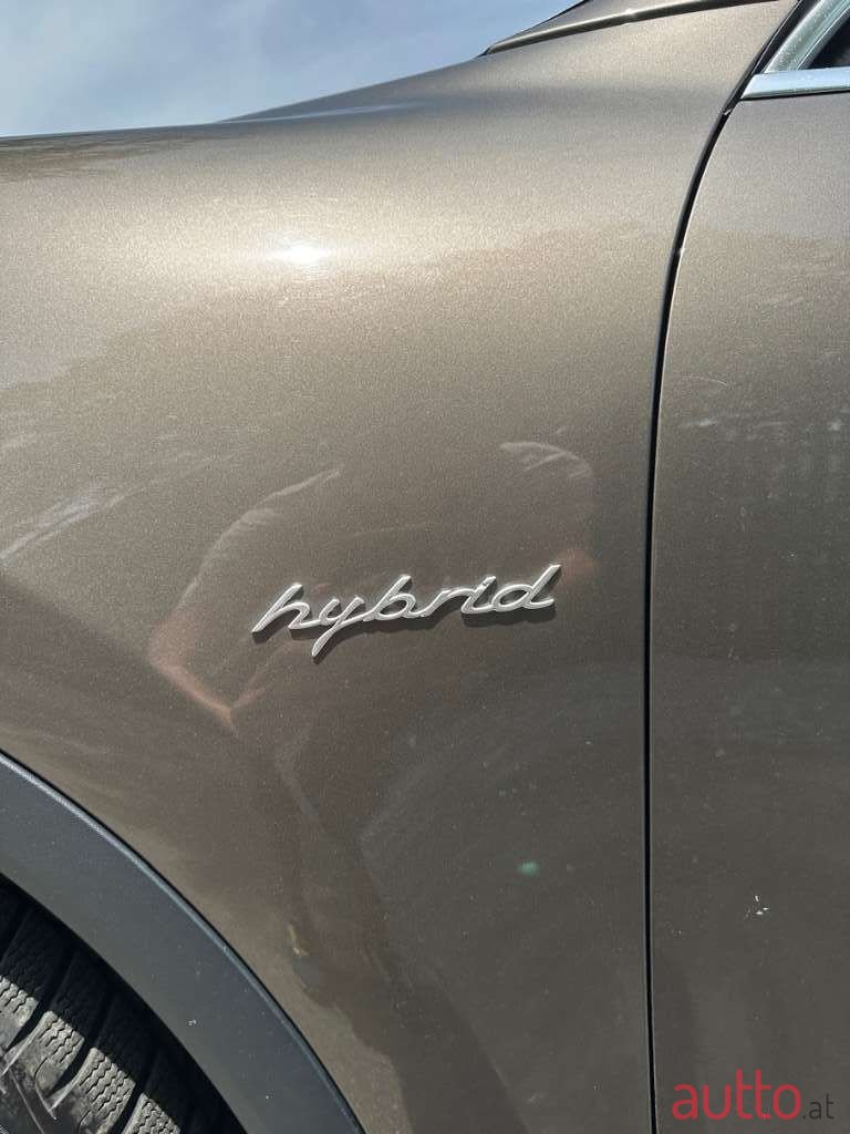 2011' Porsche Cayenne photo #5