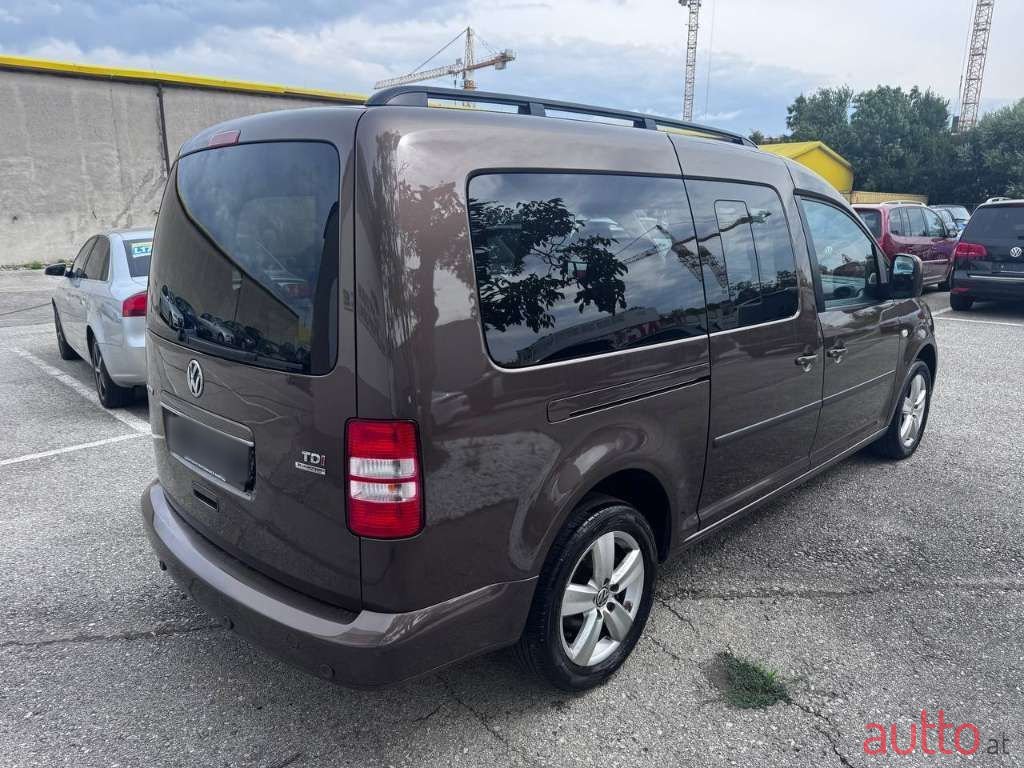 2011' Volkswagen Caddy photo #5