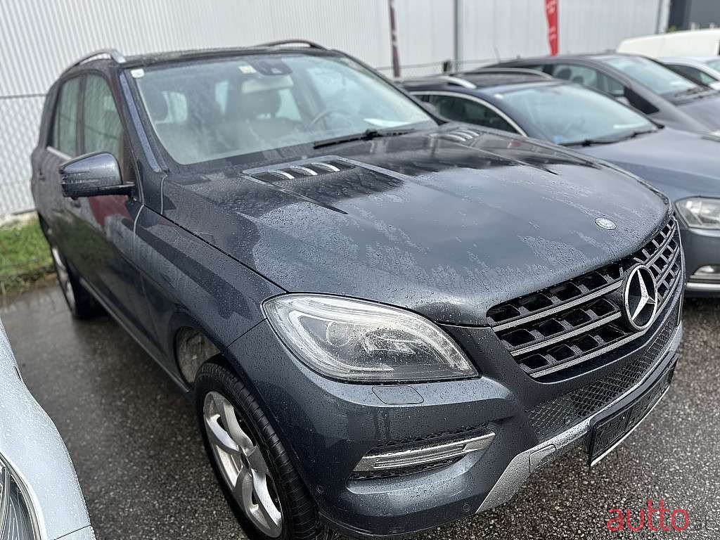 2013' Mercedes-Benz M-Klasse photo #2