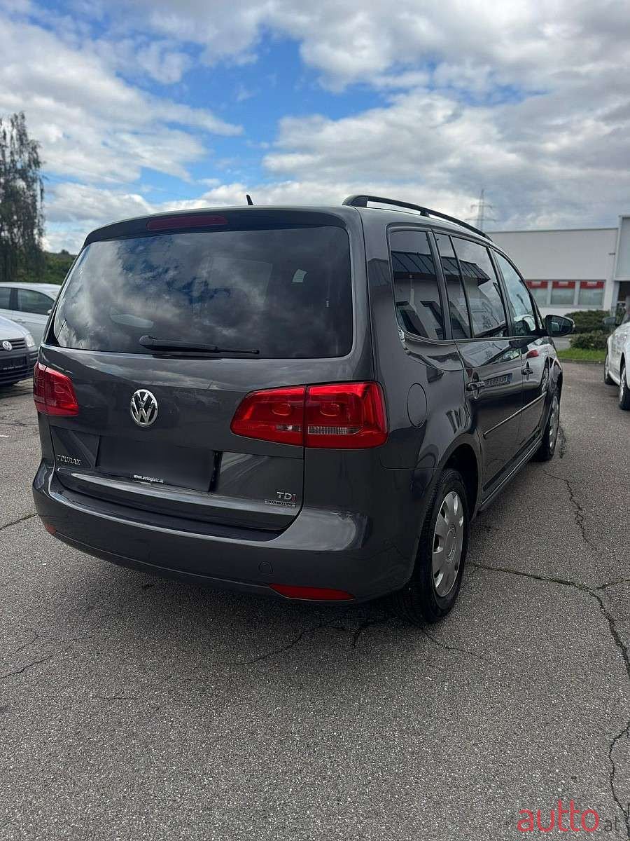 2014' Volkswagen Touran photo #4