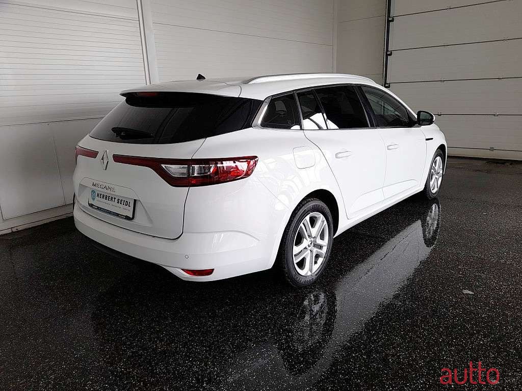 2019' Renault Megane photo #1