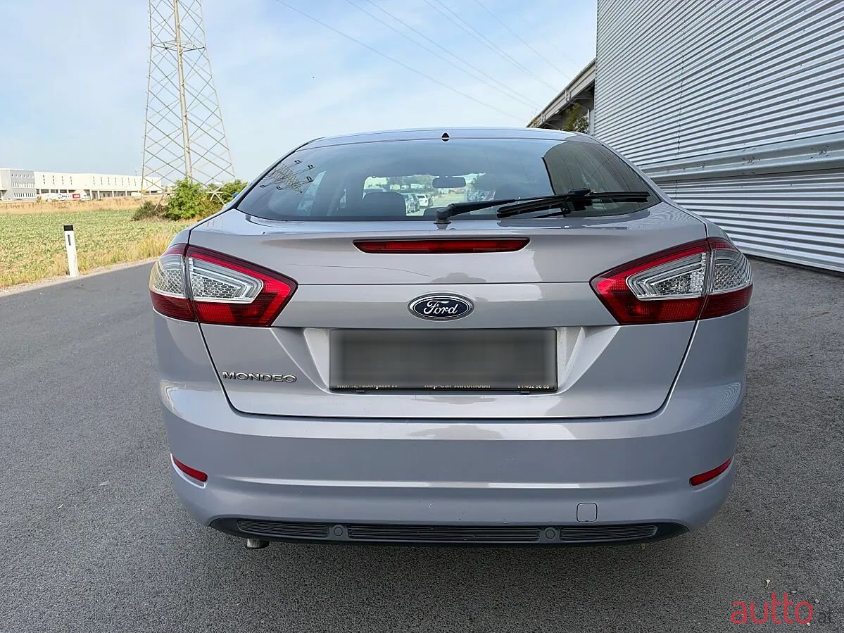 2011' Ford Mondeo photo #6