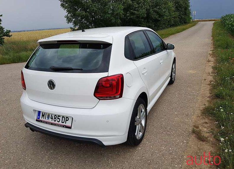 2012' Volkswagen Polo photo #1