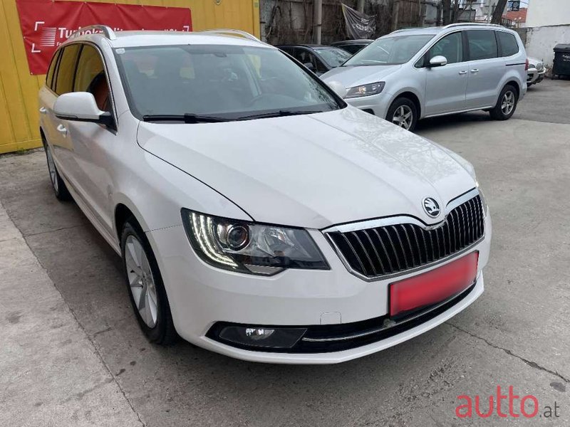 2015' Skoda Superb photo #3