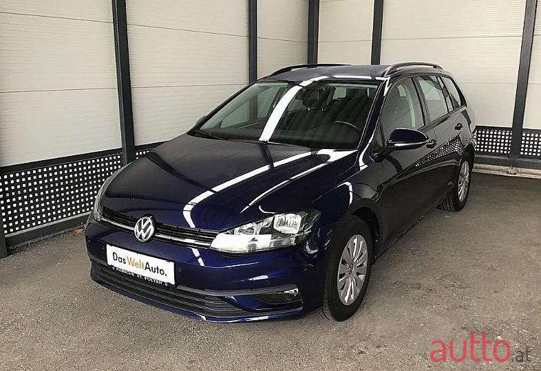 2017' Volkswagen Golf photo #1