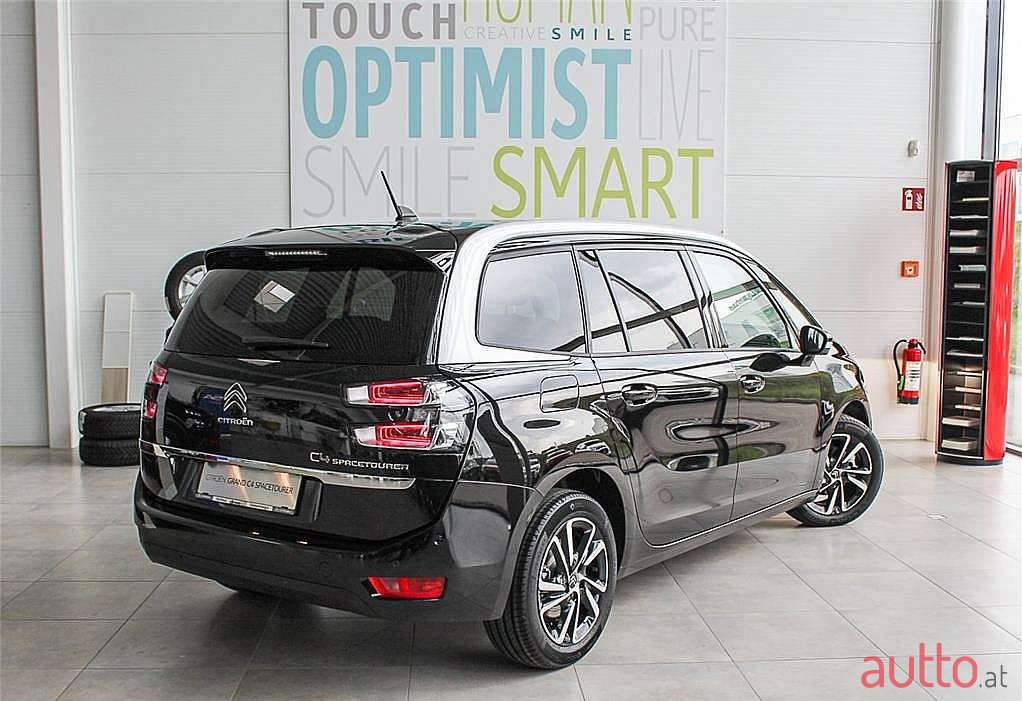 2021' Citroen Grand C4 Spacetourer photo #3