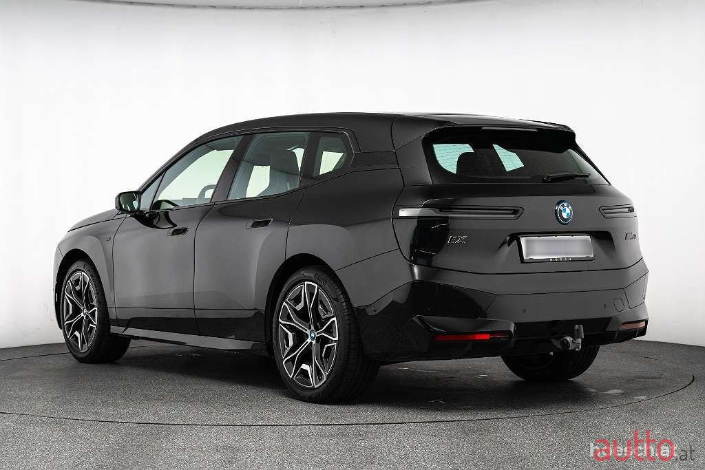 2023' BMW iX photo #4