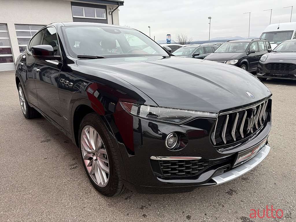 2020' Maserati Levante photo #3