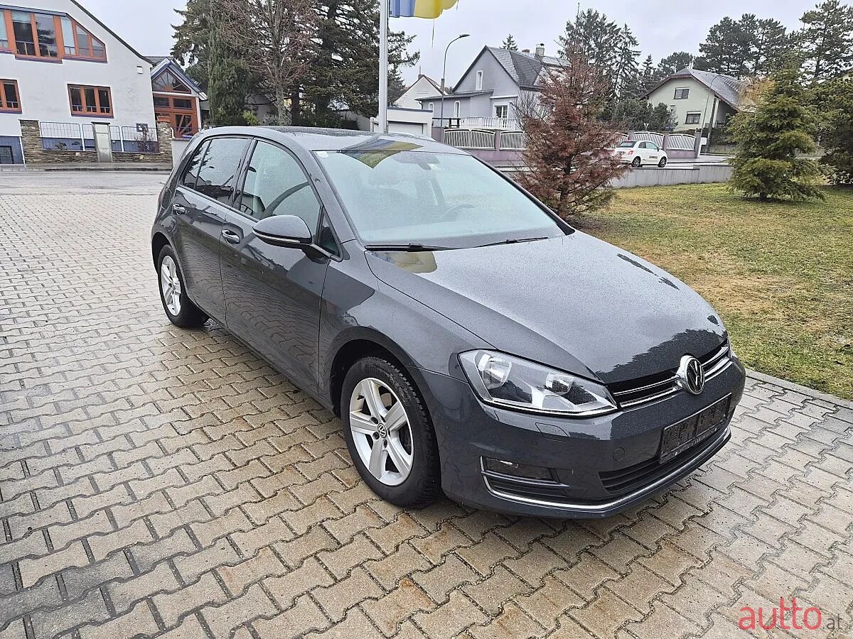 2014' Volkswagen Golf photo #2