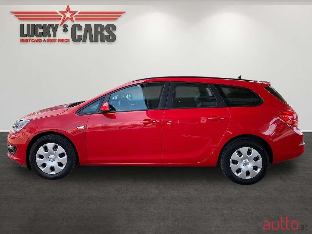 2014' Opel Astra photo #2