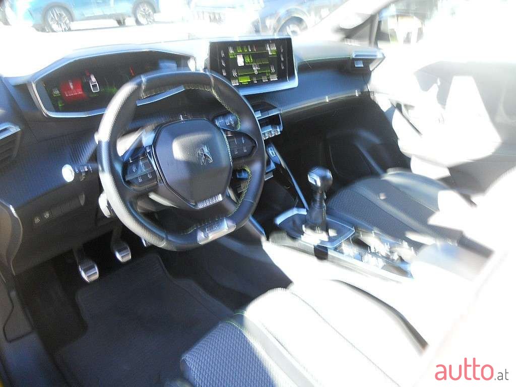 2020' Peugeot 208 photo #6