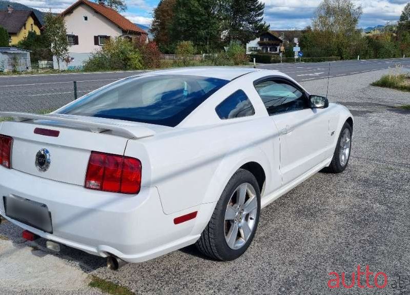 2006' Ford Mustang photo #5