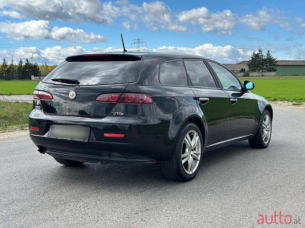 2011' Alfa Romeo 159 photo #6