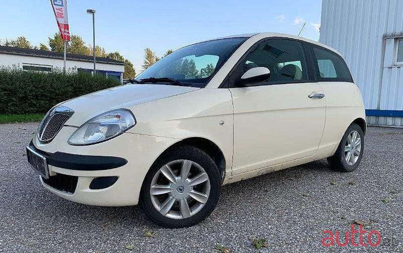 2004' Lancia Ypsilon photo #1