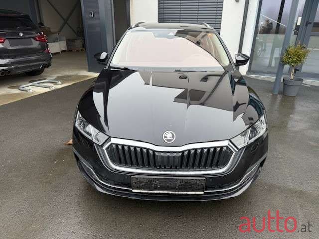 2021' Skoda Octavia photo #2