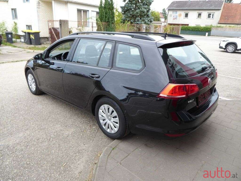 2016' Volkswagen Golf photo #3