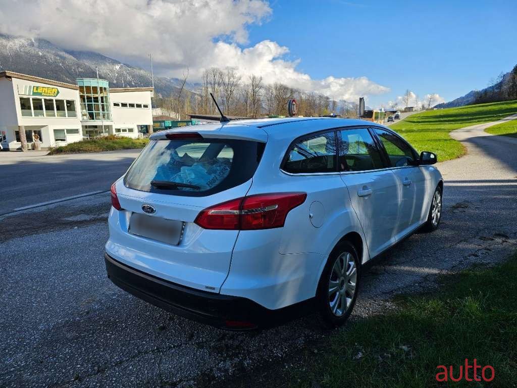 2017' Ford Focus photo #6