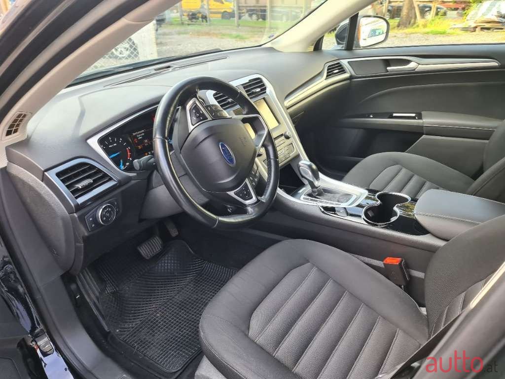 2015' Ford Mondeo photo #4